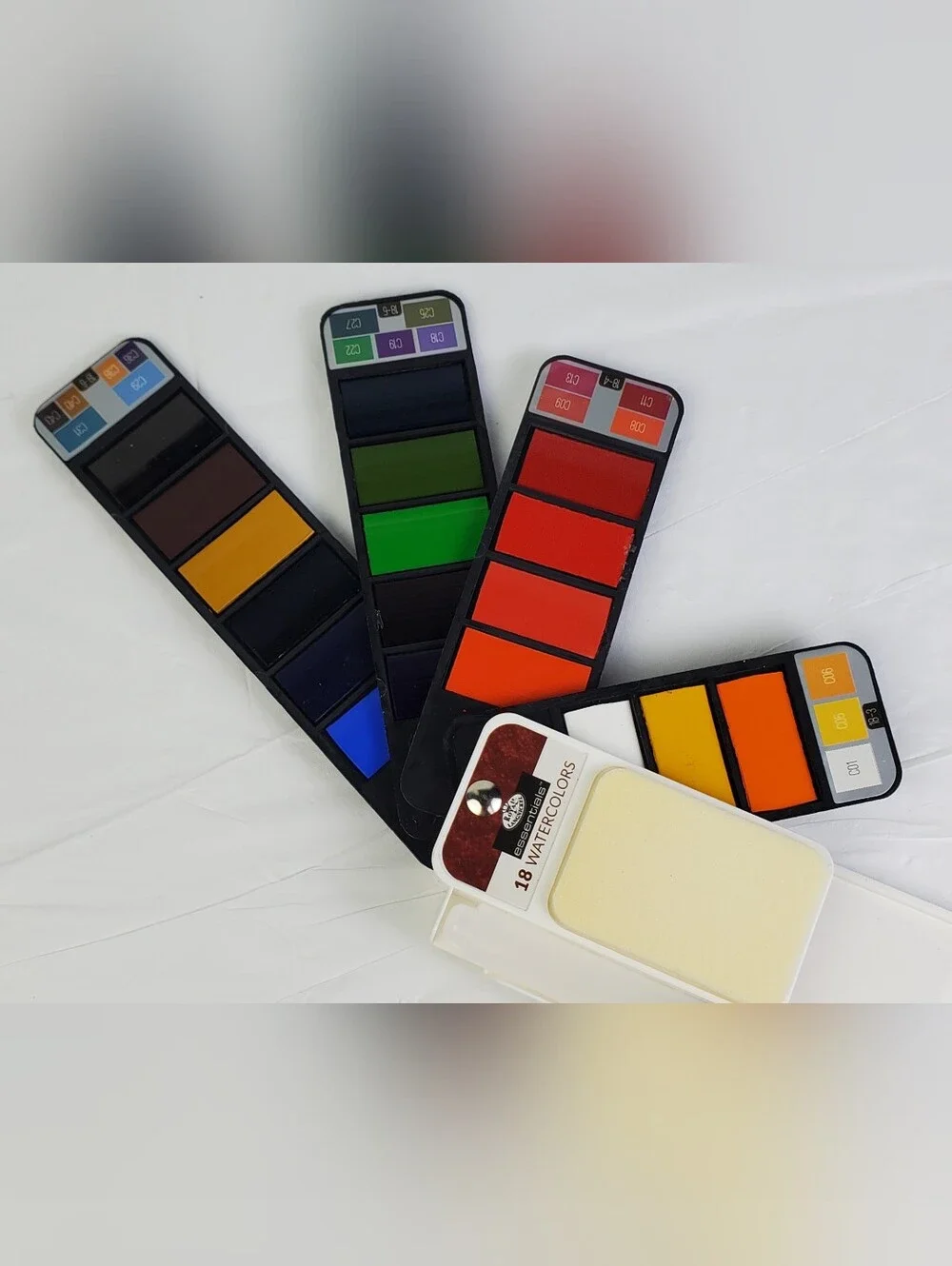 Royal & Langnickel Flipkit Travel Watercolours Paint Set 18 Colors - NEW